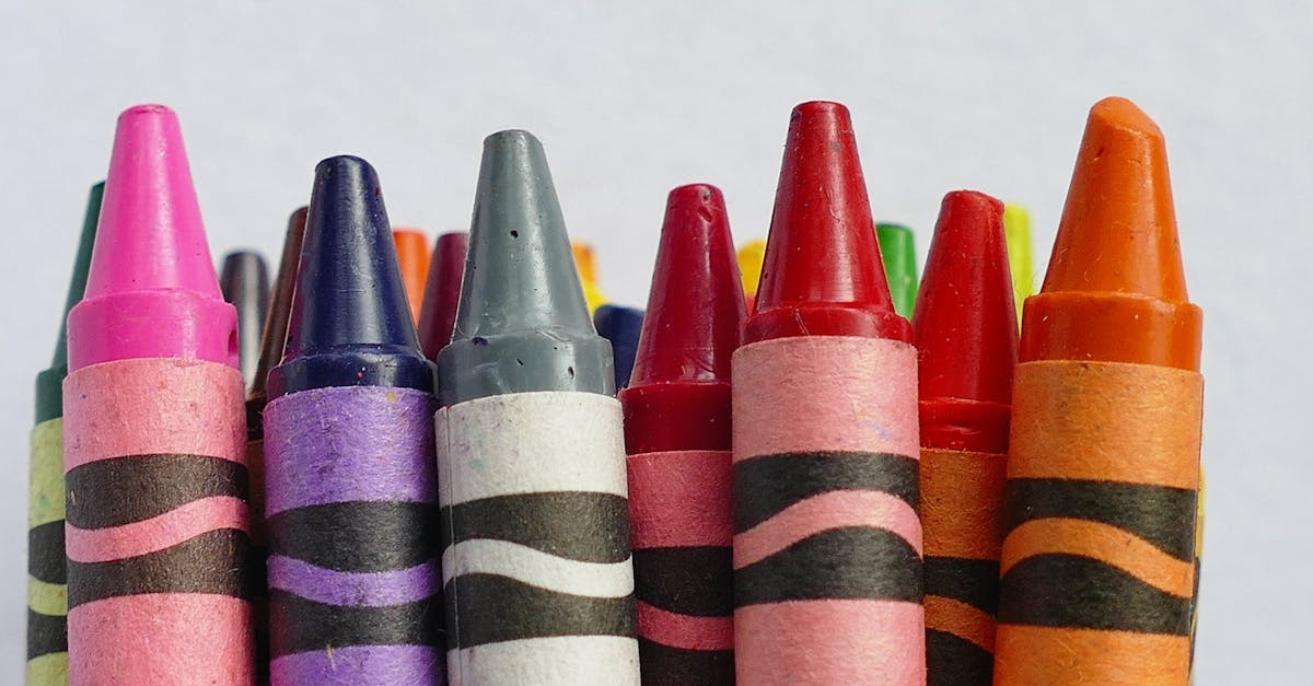 Crayola Crayon Comparison: Classpack vs Classic Color Pack